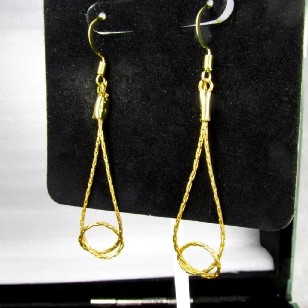 New Gold Twist Elegant Earrings 16$